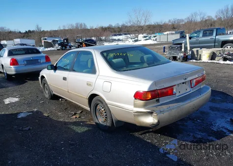2000 Toyota Camry Ce from USA, damaged, VIN 4T1BG22KXYU008346